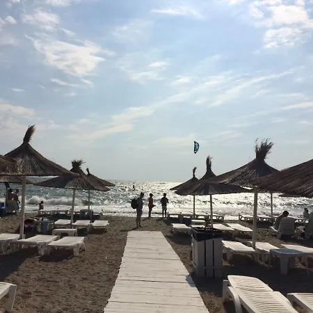 Solaria House Mamaia Нэводари