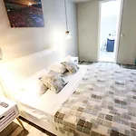 Solaria House Mamaia 那沃达利