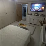 Solaria House Mamaia 招待所