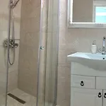 Solaria House Mamaia 招待所
